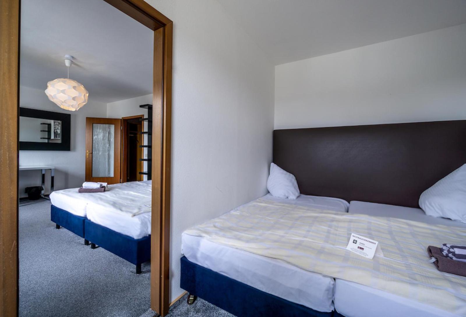 Sl'Otel Budget Bernburg Exteriör bild