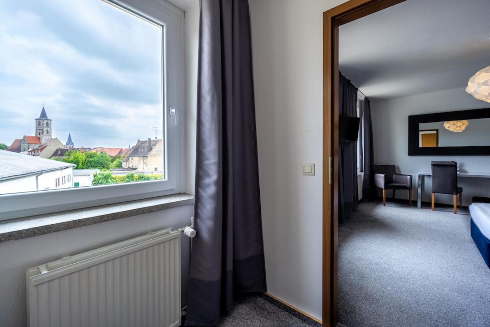 Sl'Otel Budget Bernburg Exteriör bild