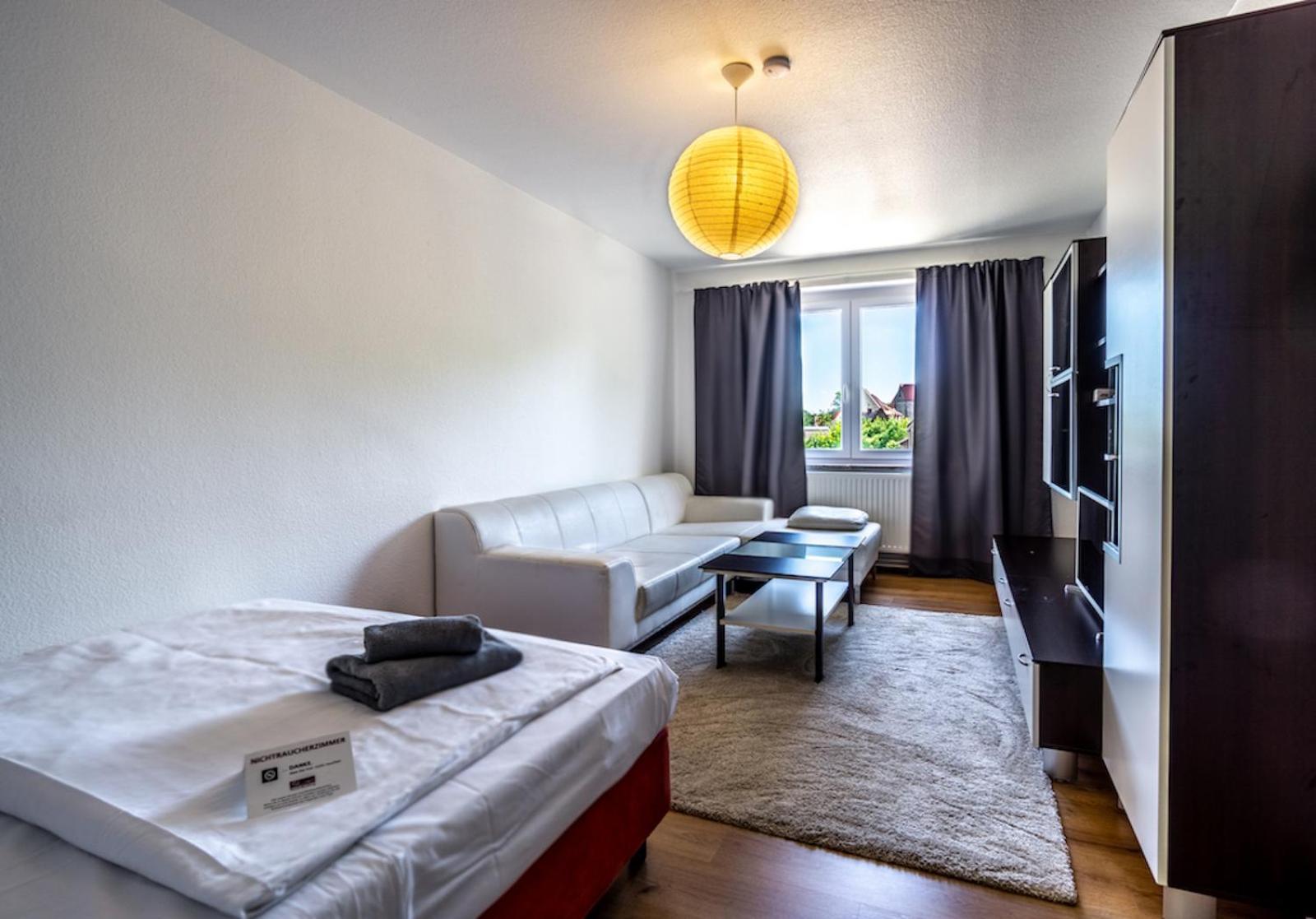 Sl'Otel Budget Bernburg Exteriör bild