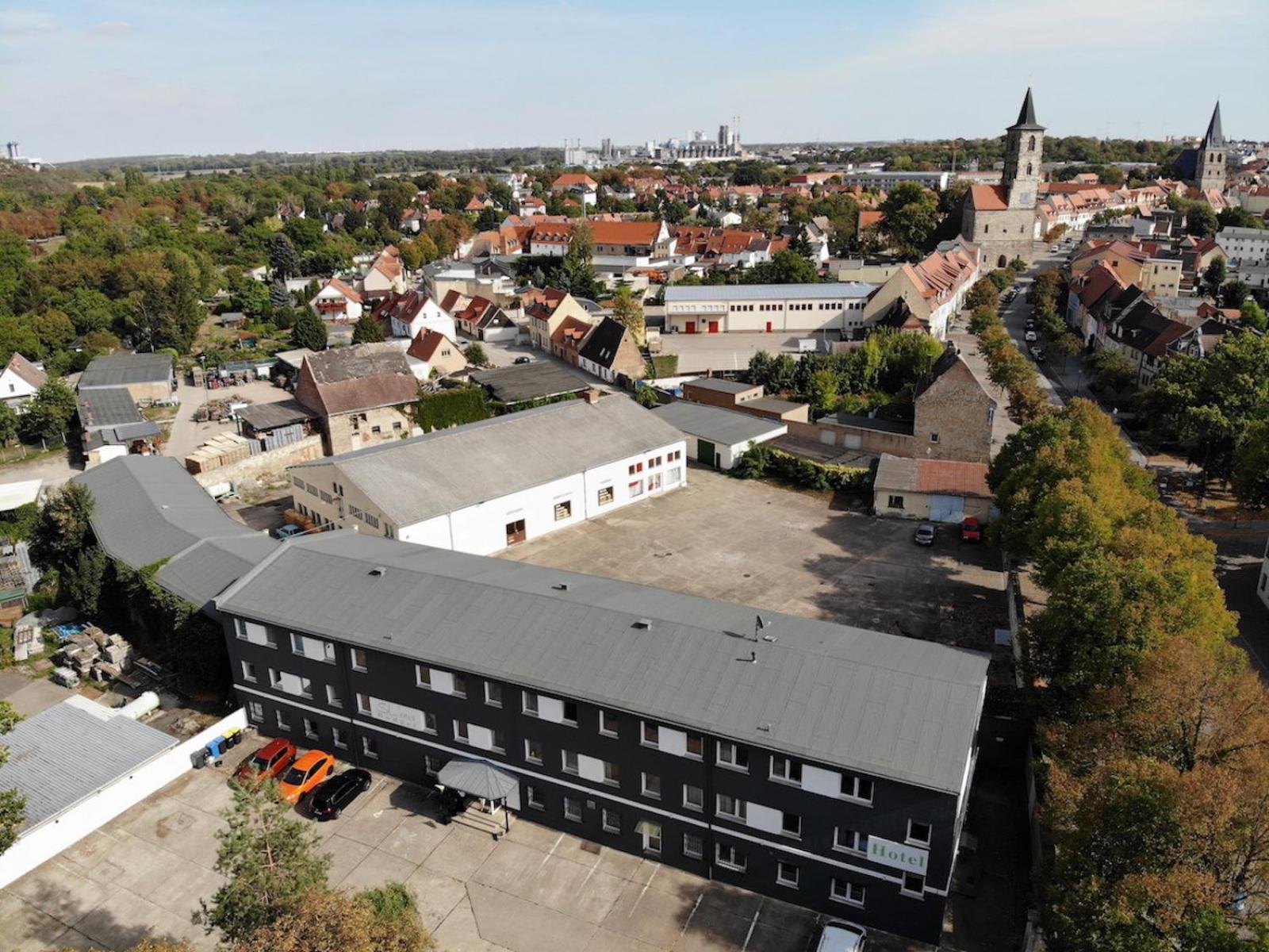 Sl'Otel Budget Bernburg Exteriör bild