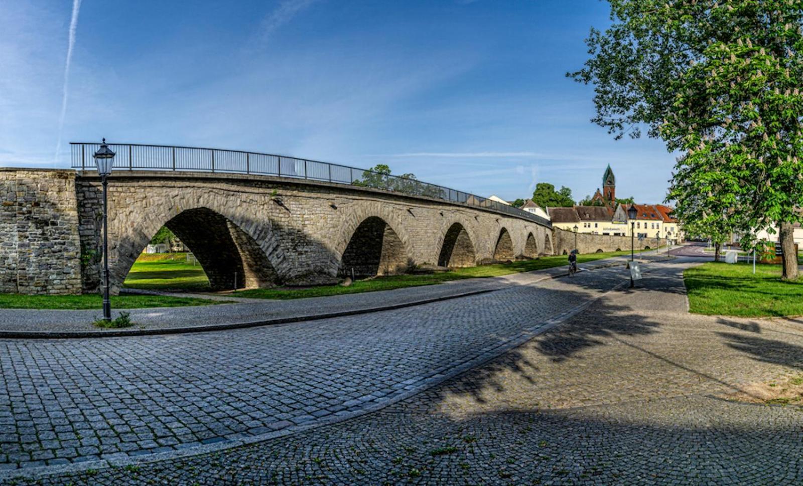 Sl'Otel Budget Bernburg Exteriör bild