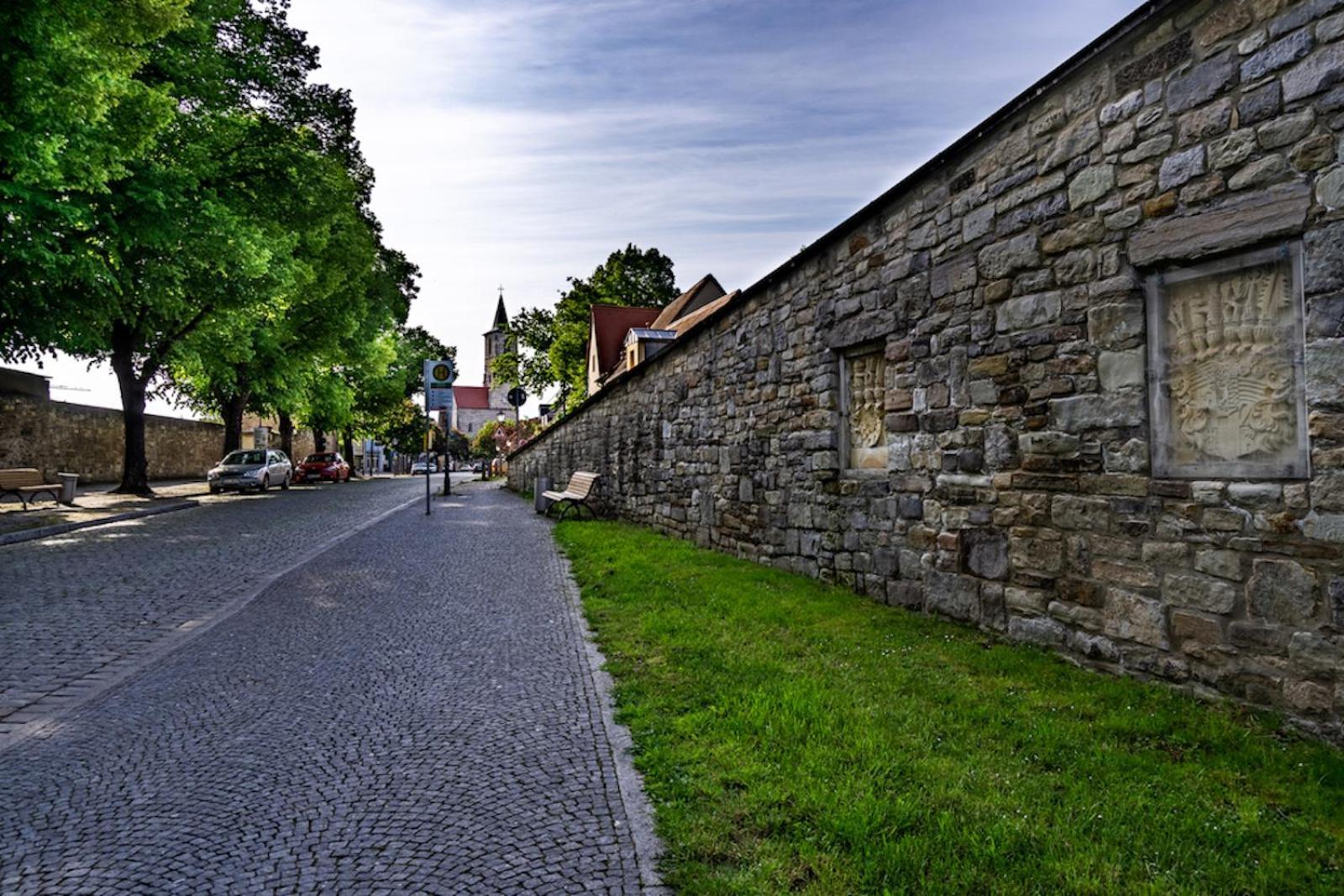 Sl'Otel Budget Bernburg Exteriör bild