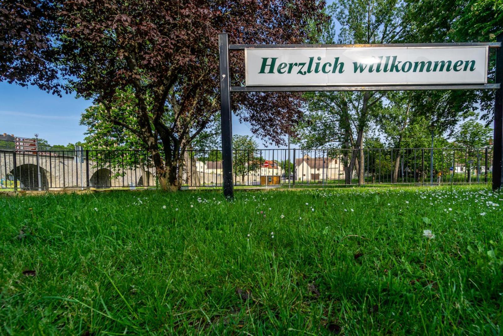 Sl'Otel Budget Bernburg Exteriör bild
