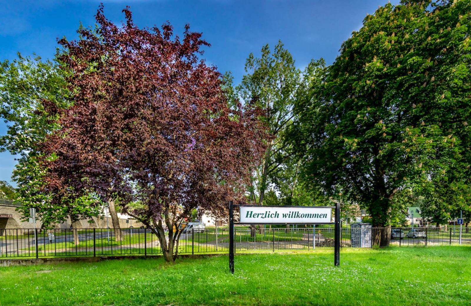 Sl'Otel Budget Bernburg Exteriör bild