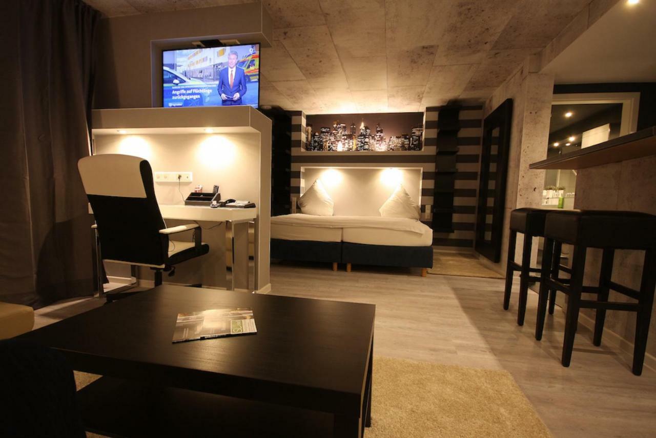 Sl'Otel Budget Bernburg Exteriör bild