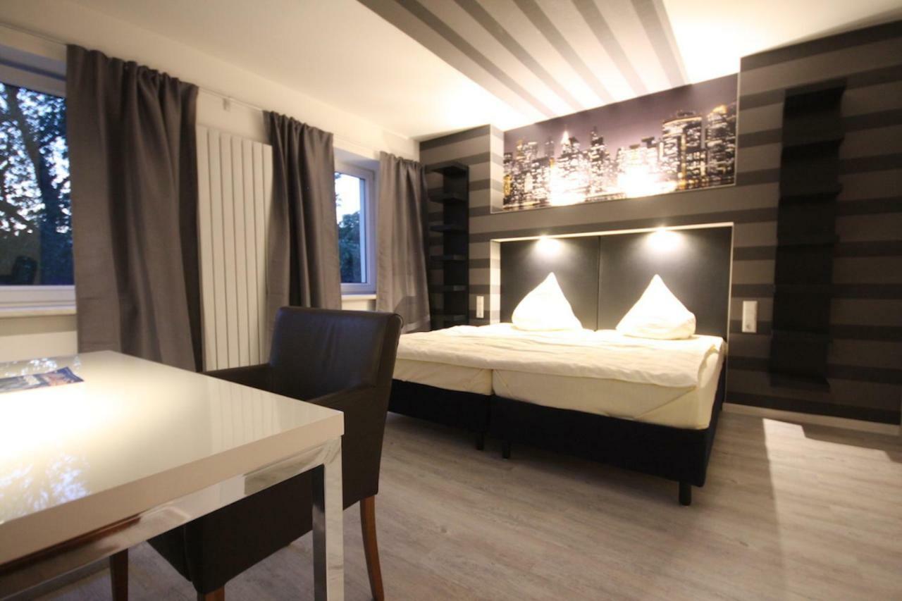 Sl'Otel Budget Bernburg Exteriör bild