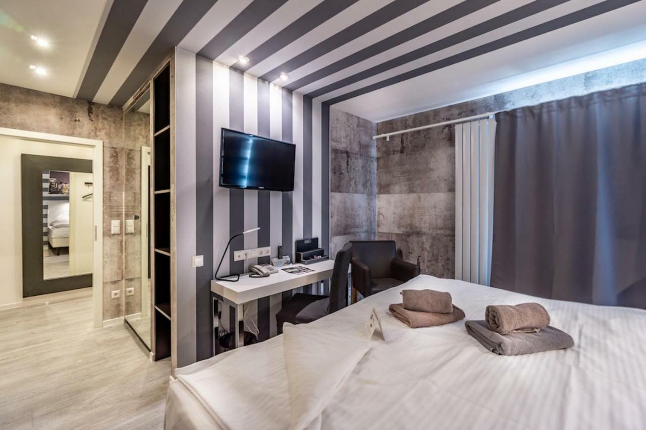 Sl'Otel Budget Bernburg Exteriör bild
