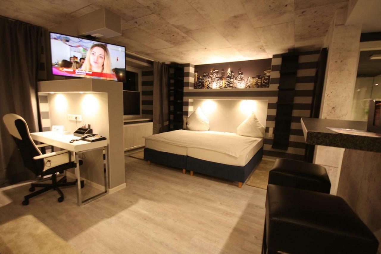 Sl'Otel Budget Bernburg Exteriör bild