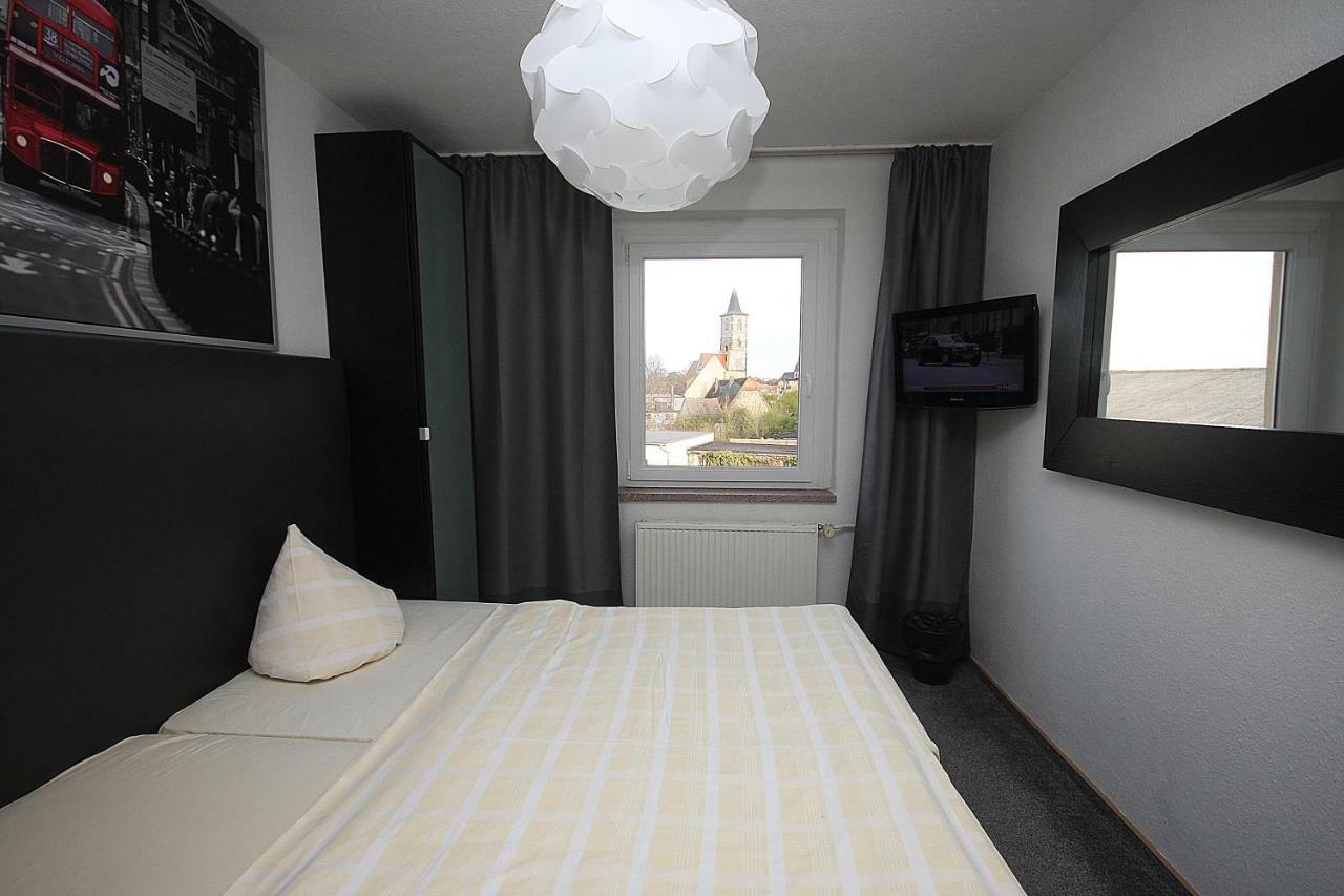 Sl'Otel Budget Bernburg Exteriör bild